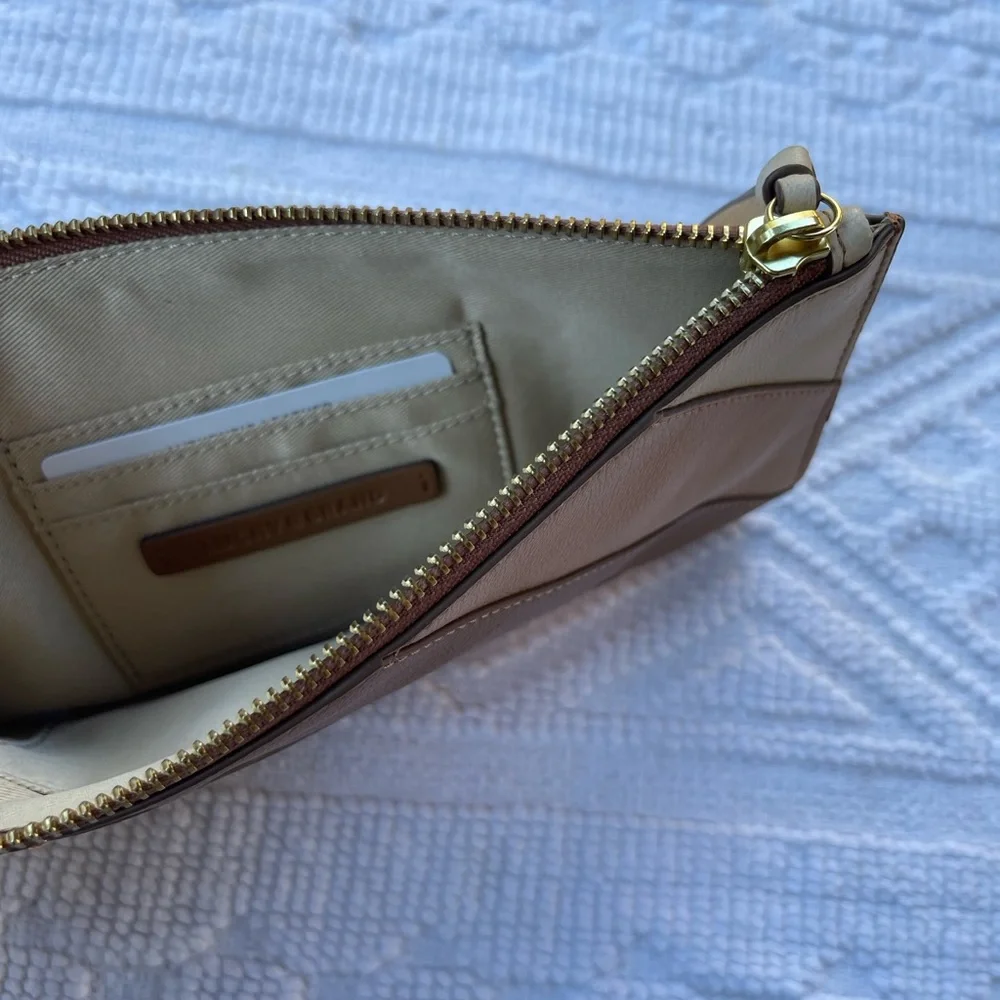 Lucky Brand | NWT Leather Wristlet Clutch